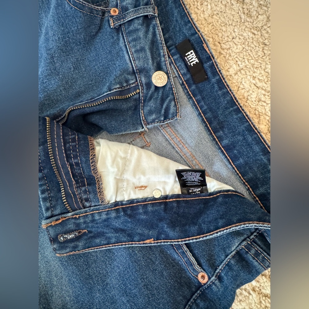 Frye women’s High Rise jeans size 12 NWOT - Picture 2 of 5
